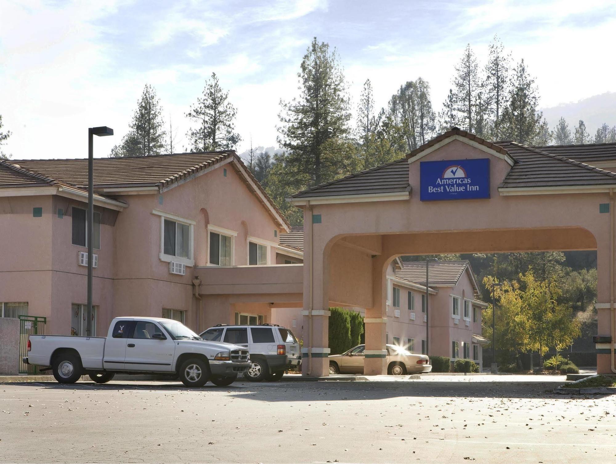 Vista Yosemite Inn Окгерст Екстер'єр фото