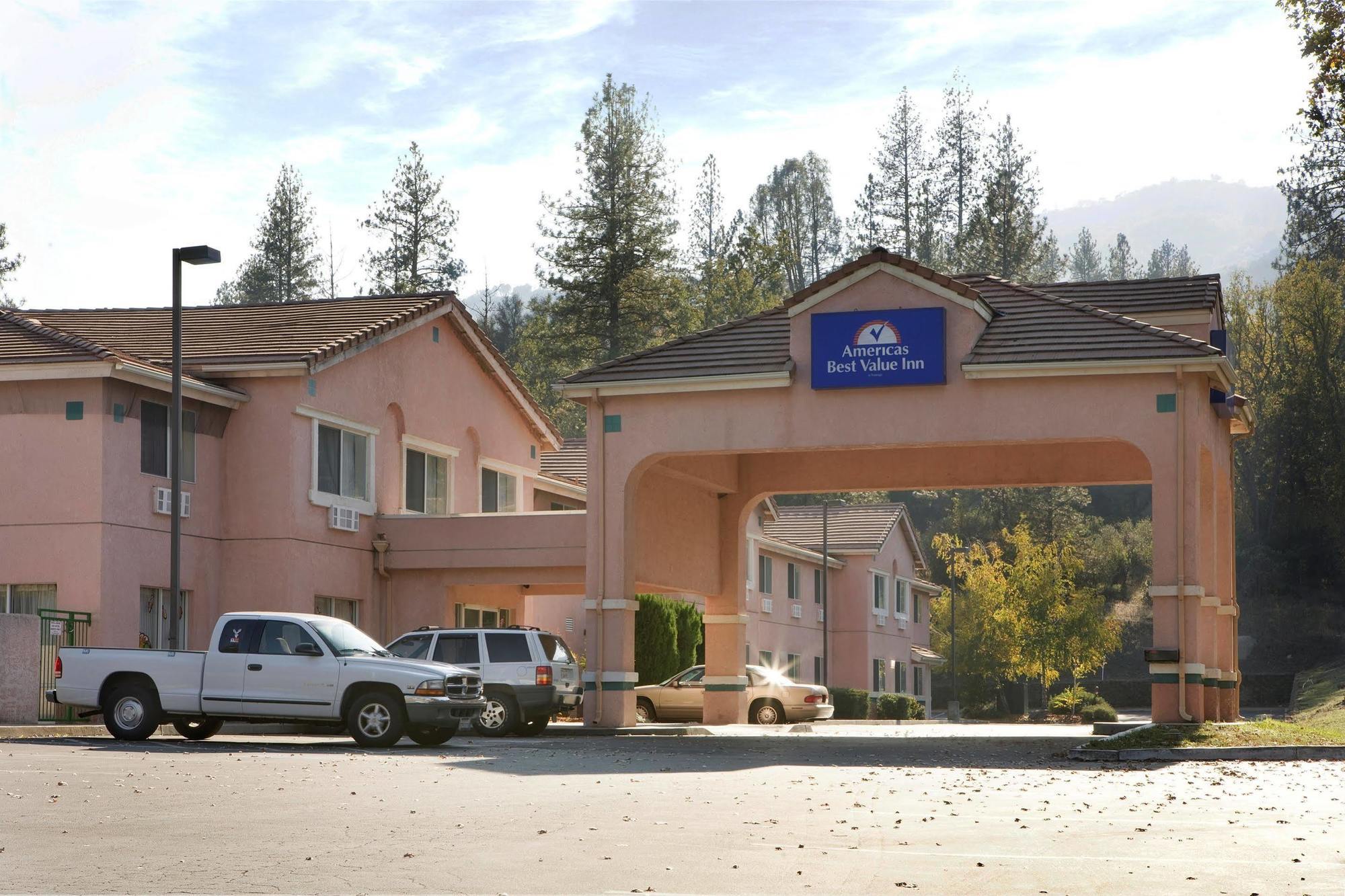 Vista Yosemite Inn Окгерст Екстер'єр фото